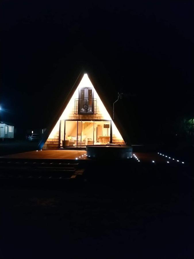 Widgeon Bespoke Cabin Is Lakeside With Private Fishing Peg, Hot Tub Situated At Tattershall Lakes Country Park Kültér fotó