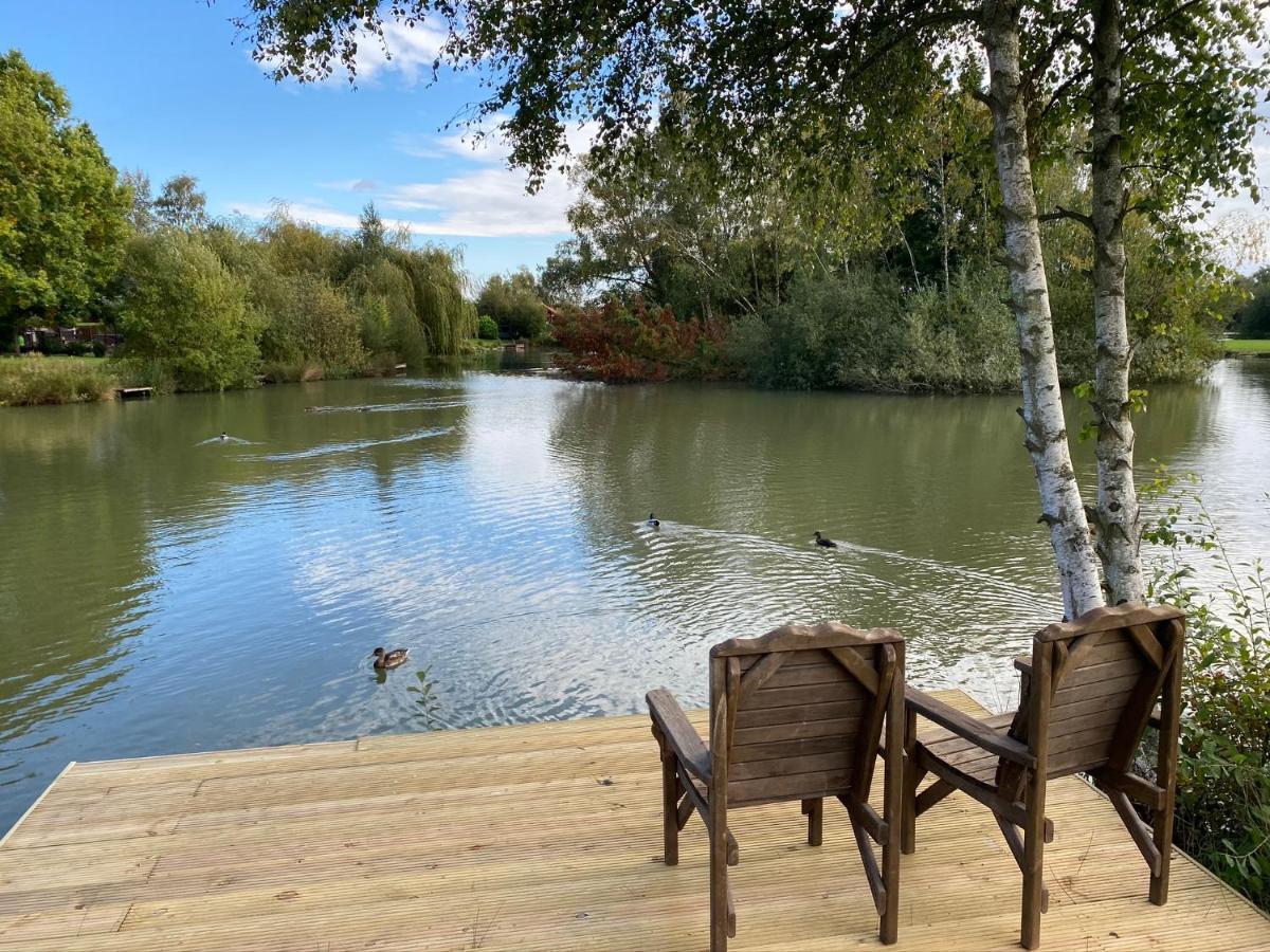Widgeon Bespoke Cabin Is Lakeside With Private Fishing Peg, Hot Tub Situated At Tattershall Lakes Country Park Kültér fotó