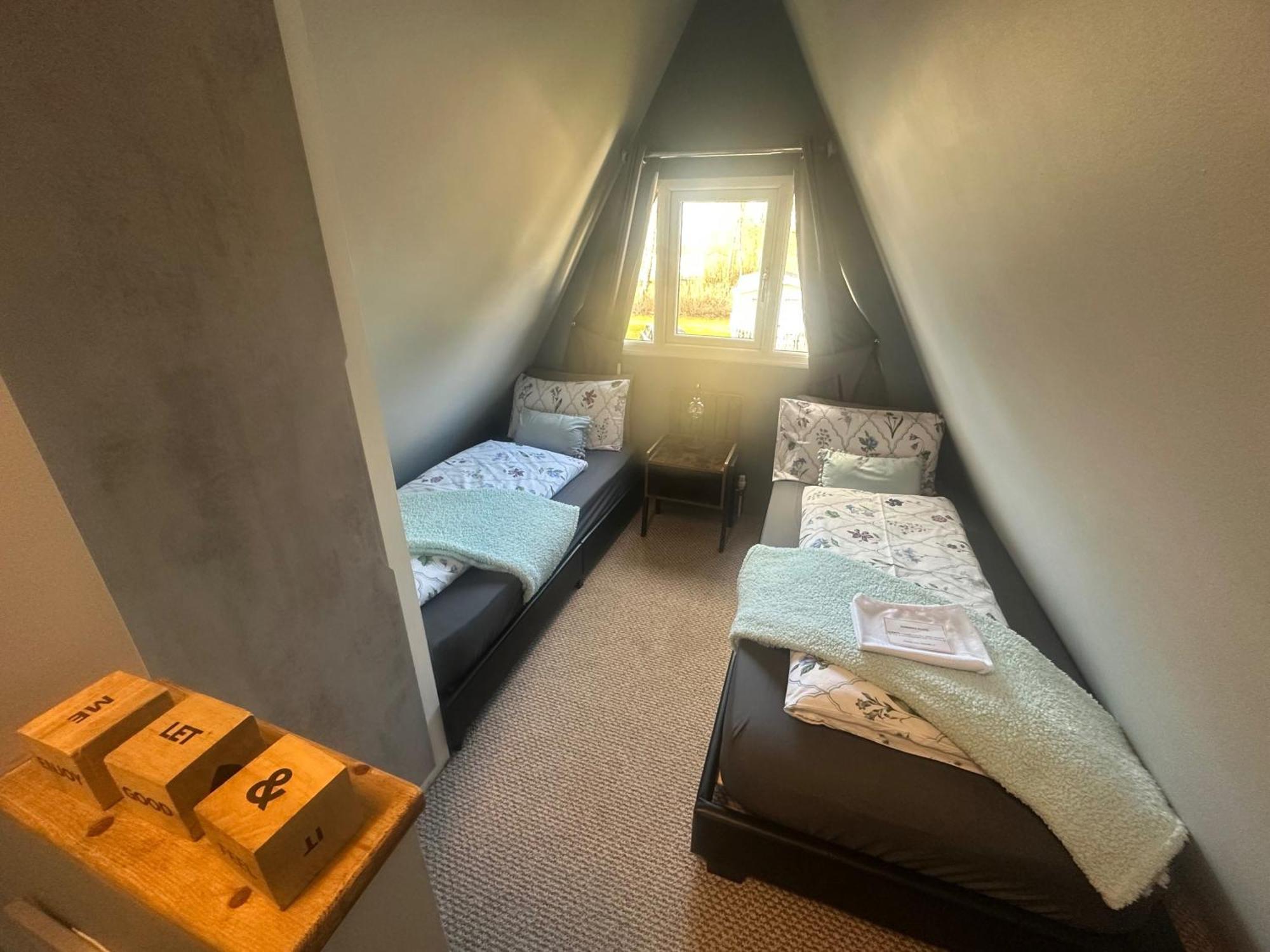 Widgeon Bespoke Cabin Is Lakeside With Private Fishing Peg, Hot Tub Situated At Tattershall Lakes Country Park Kültér fotó